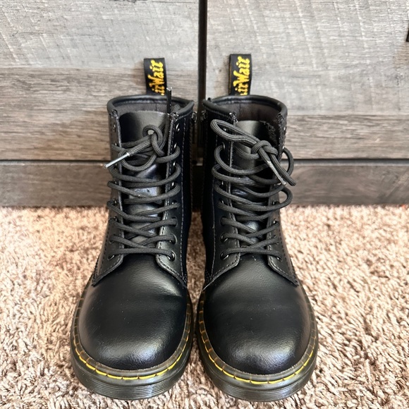 Doc Martens - Picture 2 of 2